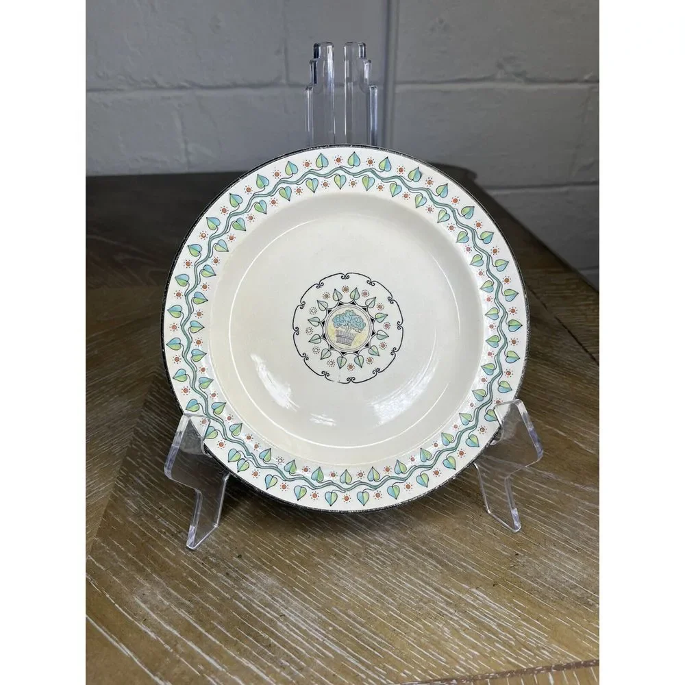 Arts & Crafts Wedgwood‎ Dartmouth Vine Berries Salad Plate Green Orange